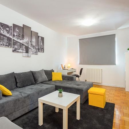 PUY Laveruda Apartment With Balcony And Free Parking מראה חיצוני תמונה