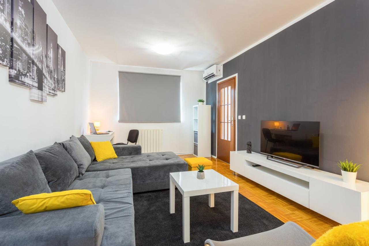 PUY Laveruda Apartment With Balcony And Free Parking מראה חיצוני תמונה