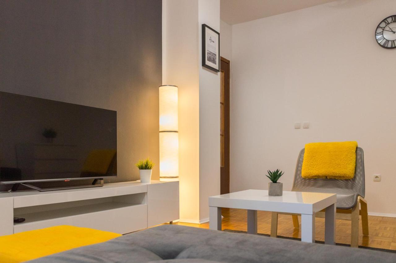 PUY Laveruda Apartment With Balcony And Free Parking מראה חיצוני תמונה